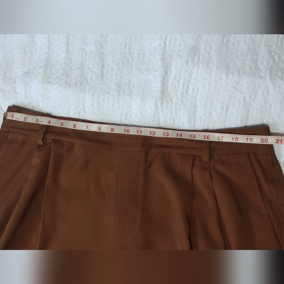 Vince Tapered Pull-On Pants in Tan - Picture 3 of 5